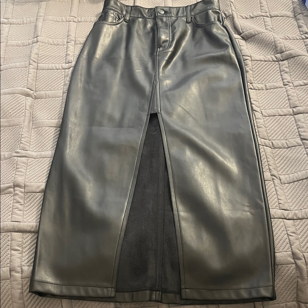 Elegant Black Leather Skirt